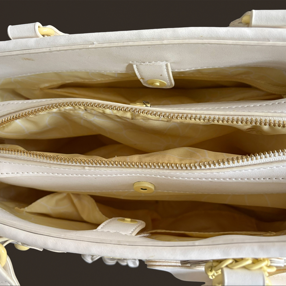 Betsy Johnson oversise purse - Picture 2 of 2